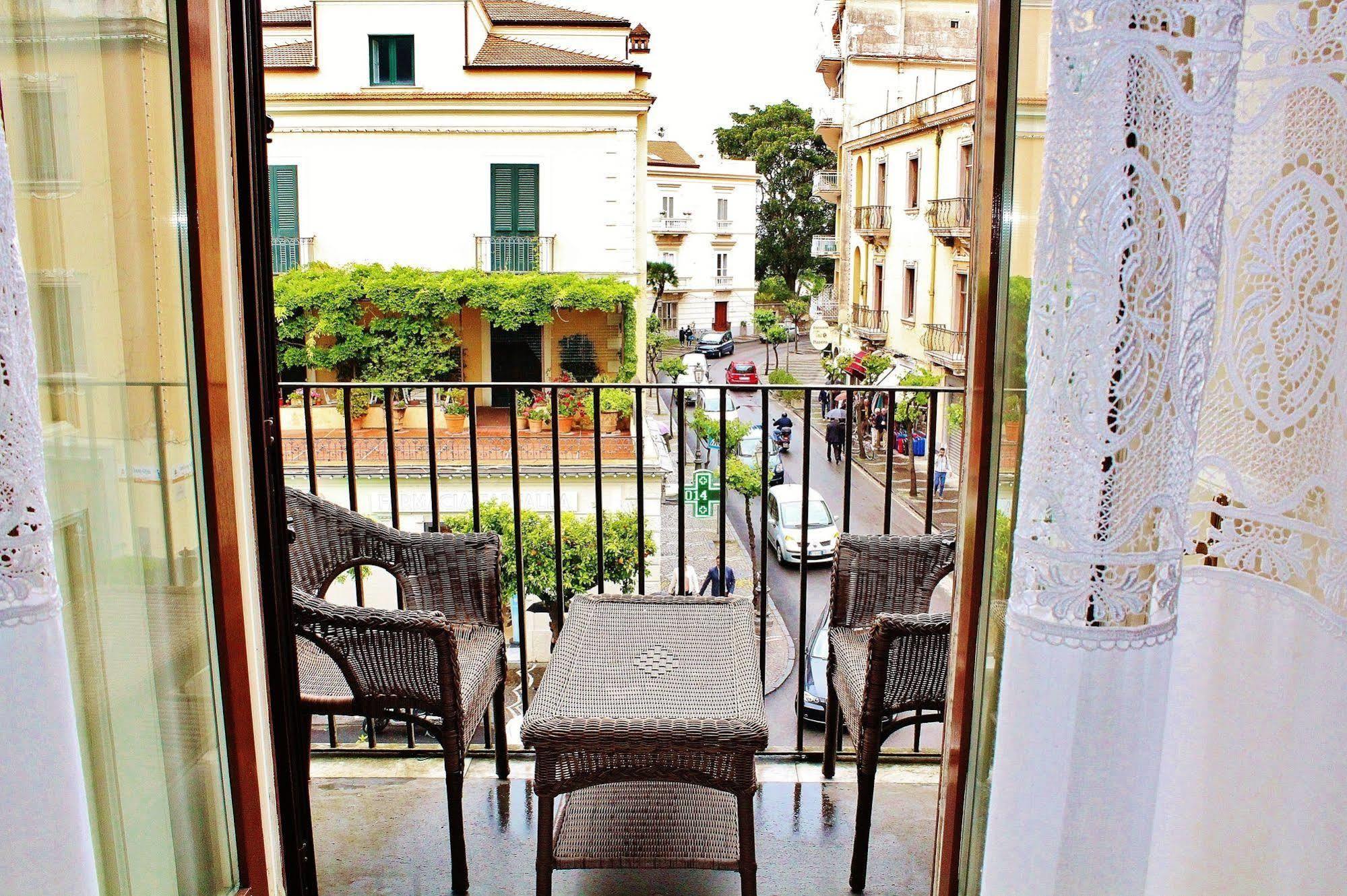 Piazza Tasso Relais Couette-café